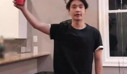 张艺兴 助理 爆料视频,揭秘明星幕后生活点滴