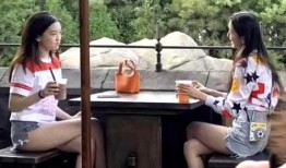 娱乐吃瓜酱给闺蜜打掩护,娱乐吃瓜酱巧妙为好友解围