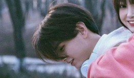 吃瓜抖音网红三个字女的,揭秘网络红人的幕后生活”