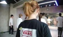 明星直播爆料瞬间视频,明星幕后花絮大曝光